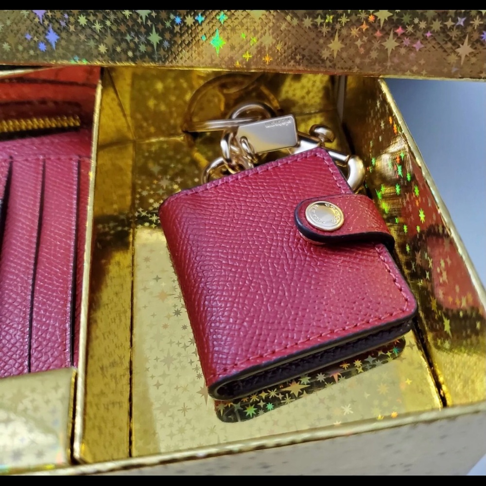 Coach Sets!! - Picture 7 of 10
